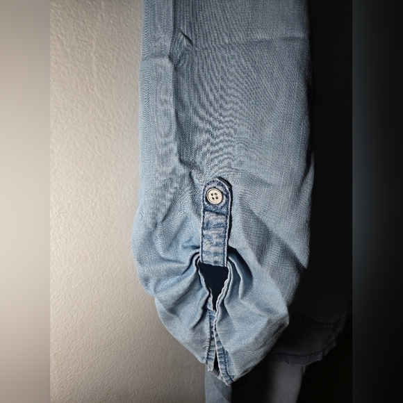 Chicos Womens 3/4 Length Sleeve Asymmetrical Denim Light Blue Top Size 2 - Picture 5 of 7